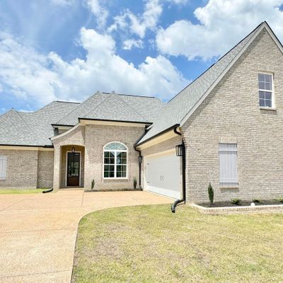 5046 Watson View Drive, Nesbit, MS 38651