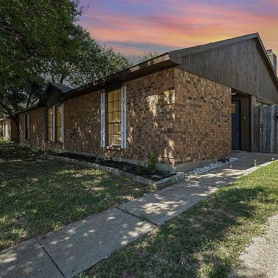 514 Stonehenge Dr, Grand Prairie, TX 75052