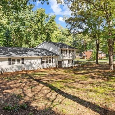 519 Shadybrook Rd, High Point, NC 27265