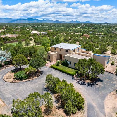 52 Fin Del Sendero, Santa Fe, NM 87506