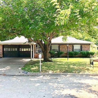 4521 Coffee Rd, Haltom City, TX 76117