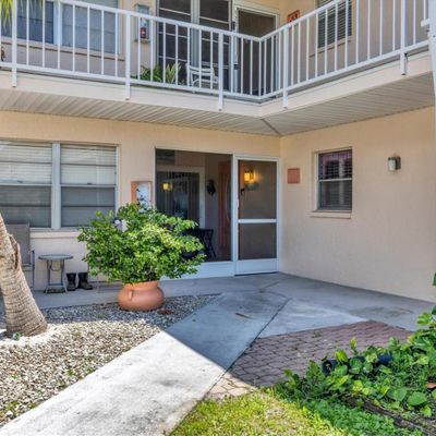 460 Base Avenue E, Venice, FL 34285