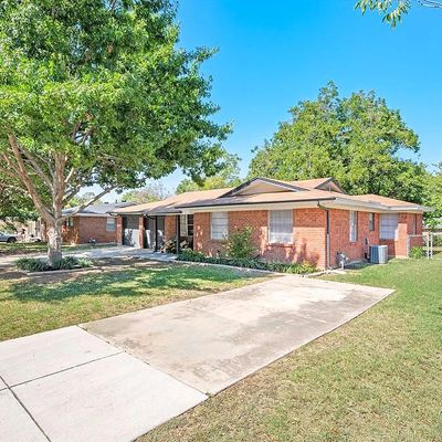 4621 Roxie St, Haltom City, TX 76117