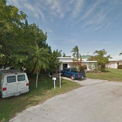 467 Madison Ct, Fort Myers Beach, FL 33931