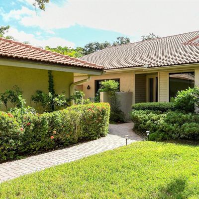 4802 Kestral Park Circle, Sarasota, FL 34231