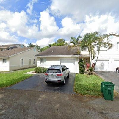 5823 Nw 57 Th Ave, Tamarac, FL 33319