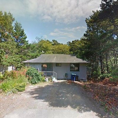 5900 Palisades Dr, Lincoln City, OR 97367