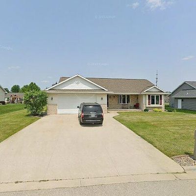 601 Field Crest Ln, Black Creek, WI 54106