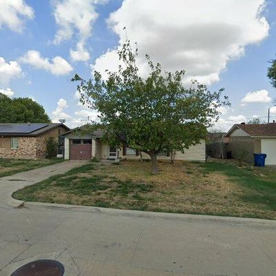 609 Globe Ave, Blue Mound, TX 76131