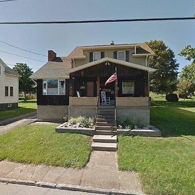 611 S 5 Th St, Youngwood, PA 15697