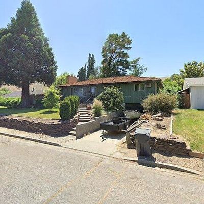 613 Vineyard St, Prosser, WA 99350