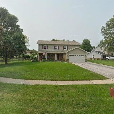 620 Oak Knoll Dr, Perrysburg, OH 43551