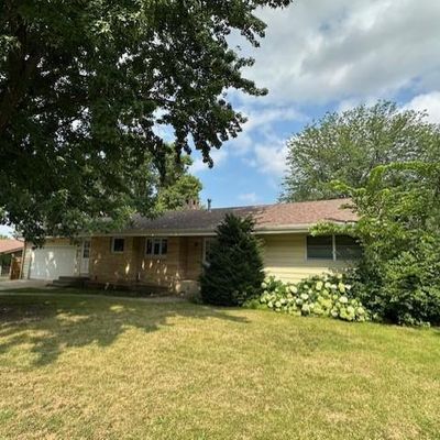 625 Olson Ave, Windom, MN 56101