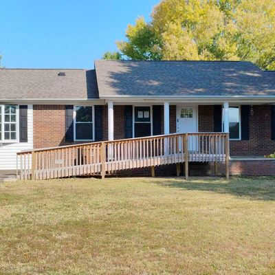 63 Greenbriar Ave, Lexington, TN 38351