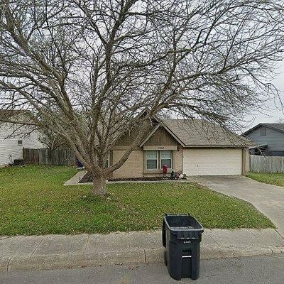 5322 Vista Run Dr, San Antonio, TX 78247