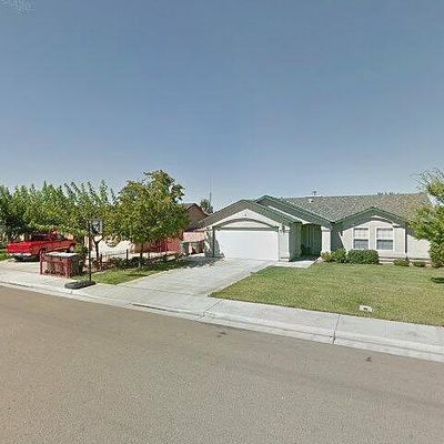 535 S 18 Th St, Kerman, CA 93630