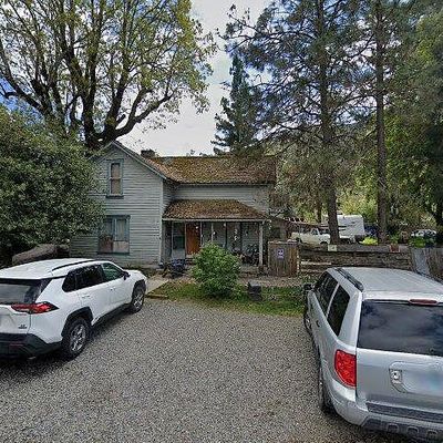 536 N 1 St Ave, Gold Hill, OR 97525