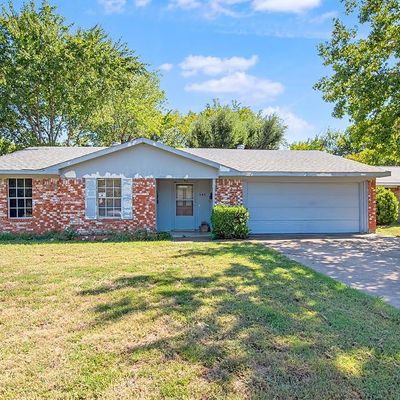 545 W Ferndale Ln, Grand Prairie, TX 75052