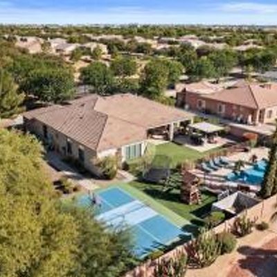 56 S Prairie Rd, Gilbert, AZ 85296