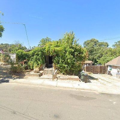 560 1 St St, Lakeport, CA 95453