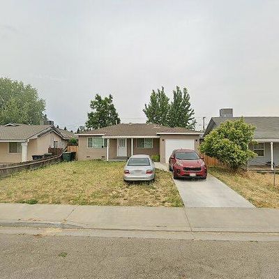 568 E St, Waterford, CA 95386