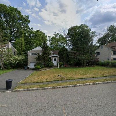 57 W Mcclellan Ave, Livingston, NJ 07039