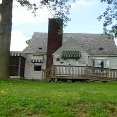 571 Harmony Rd, New Brighton, PA 15066