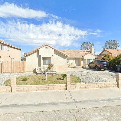 5711 Opal Ave, Palmdale, CA 93552