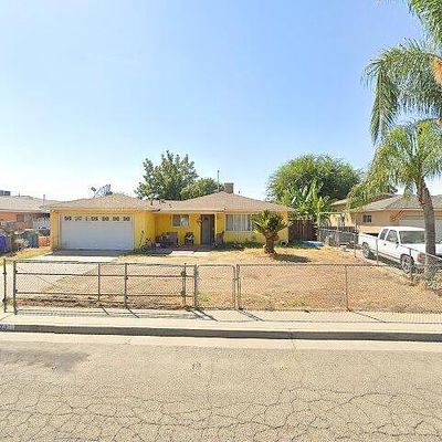 573 N Kern Ave, Farmersville, CA 93223