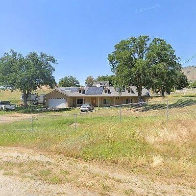 6980 Chaparral Dr, Sanger, CA 93657