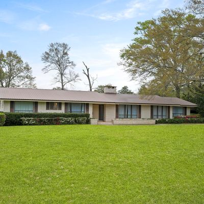 713 W Border Avenue, Wiggins, MS 39577