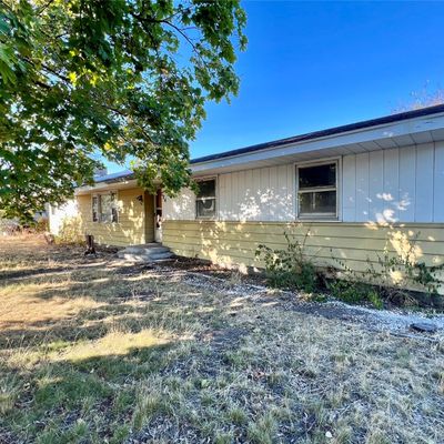 724 Hanford St, Omak, WA 98841