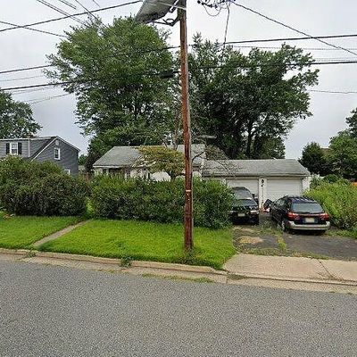 735 Drake Ave, Middlesex, NJ 08846