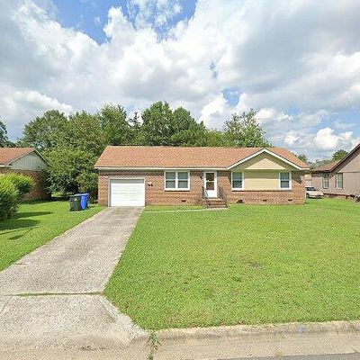 7410 Ryan St, Fayetteville, NC 28314