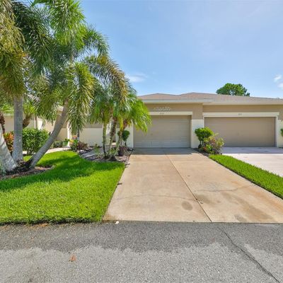 633 Tremont Greens Ln, Sun City Center, FL 33573