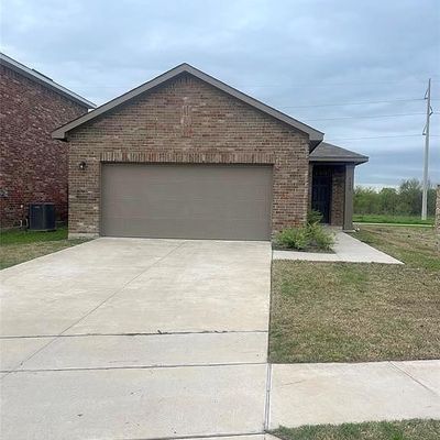 6600 Charleston Dr, Forney, TX 75126