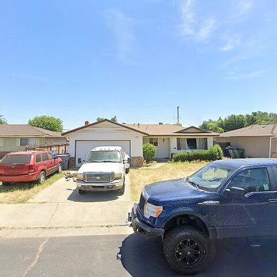 670 W Santa Ana Ave, Clovis, CA 93612