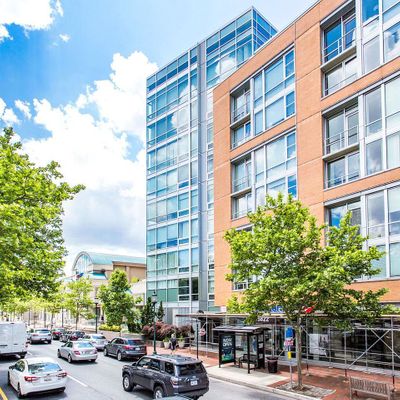 6820 Wisconsin Ave #3008, Chevy Chase, MD 20815