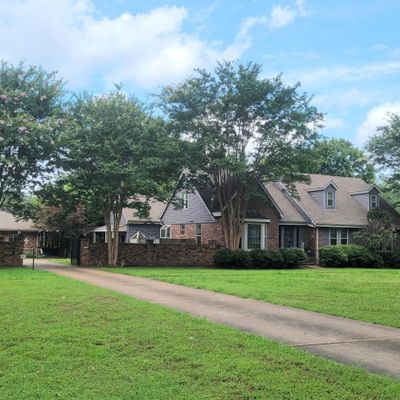 831 W Green T Boulevard, Hernando, MS 38632