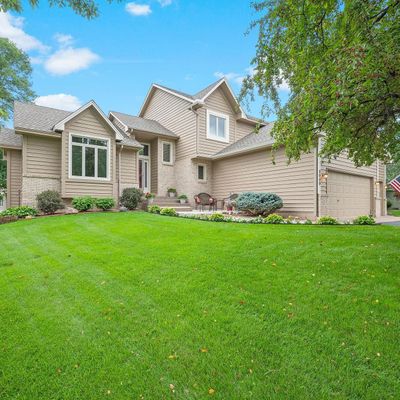 8909 Vickors Xing, Minneapolis, MN 55443