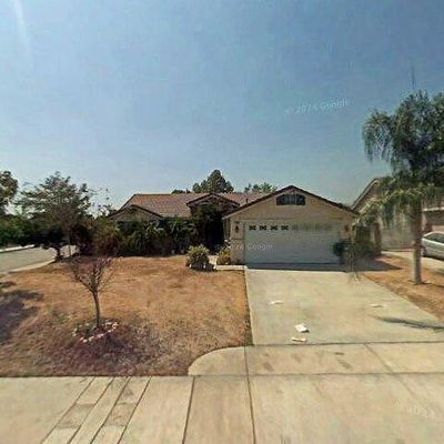 7590 Stoney Creek Dr, Highland, CA 92346