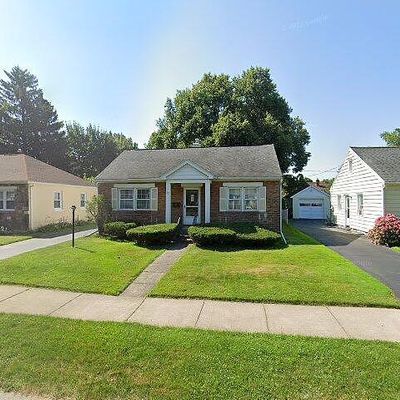 77 Brockley Rd, Rochester, NY 14609