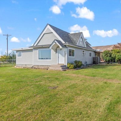 771 W Parker Heights Rd, Wapato, WA 98951