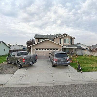 7711 Savary Dr, Pasco, WA 99301