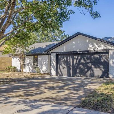 8013 Miles Dr, Watauga, TX 76148