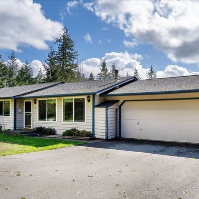 81 E Cozy Crest Ln, Belfair, WA 98528