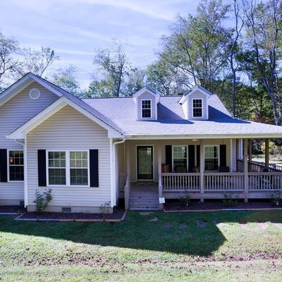 99 Chatuge Hills Dr, Hayesville, NC 28904