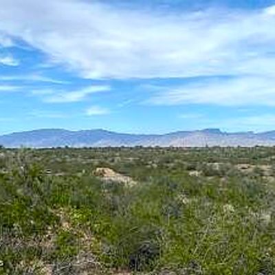 Off N Creosote Lane 5, Wickenburg, AZ 85390