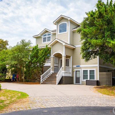 104 Turnbuckle Ct, Kitty Hawk, NC 27949