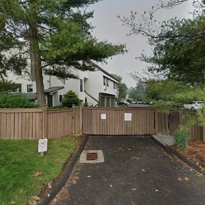 105 Harbor Dr #110, Stamford, CT 06902